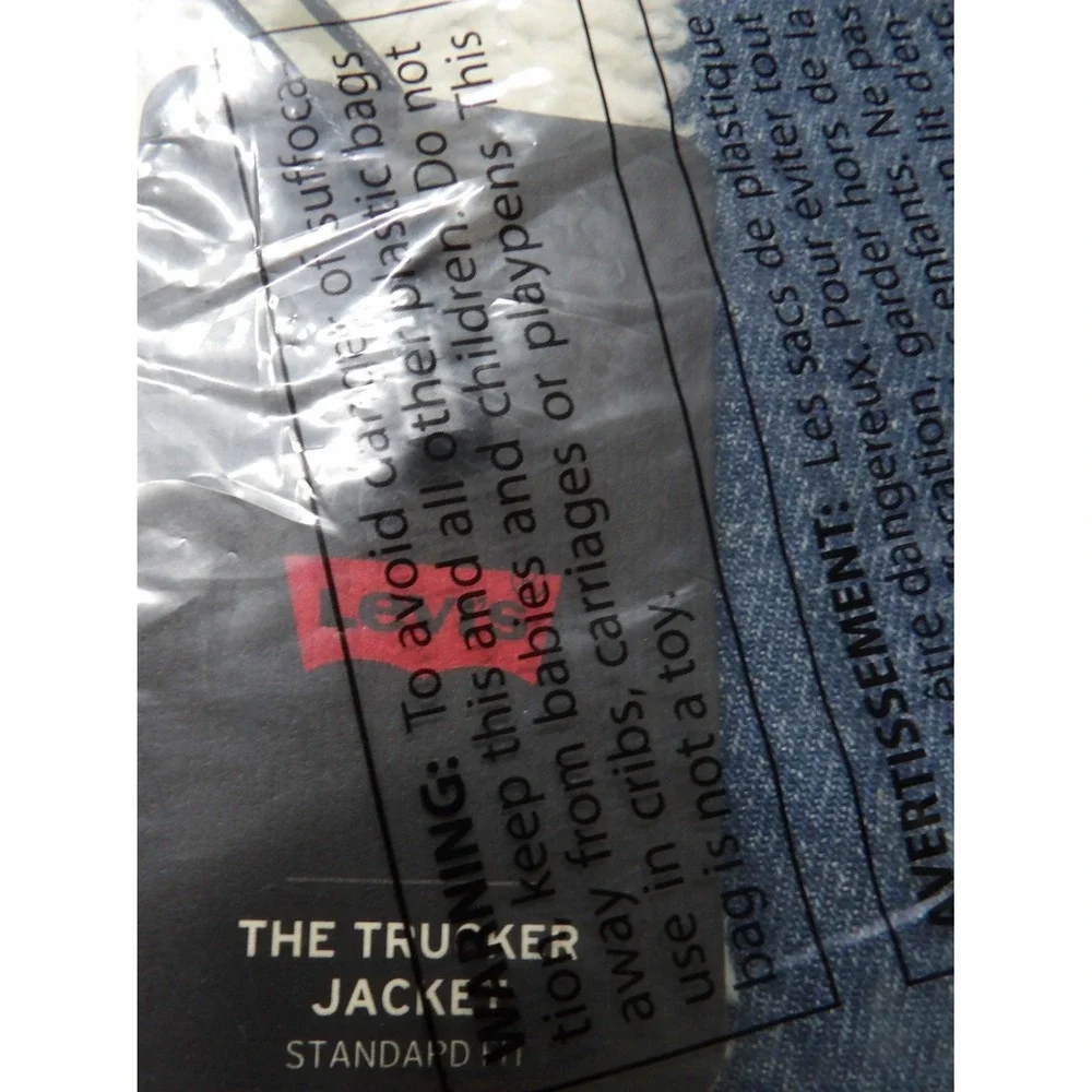 NWT Levi's Type III Sherpa Trucker Jacket Men M In The Morning Medium Wash Denim